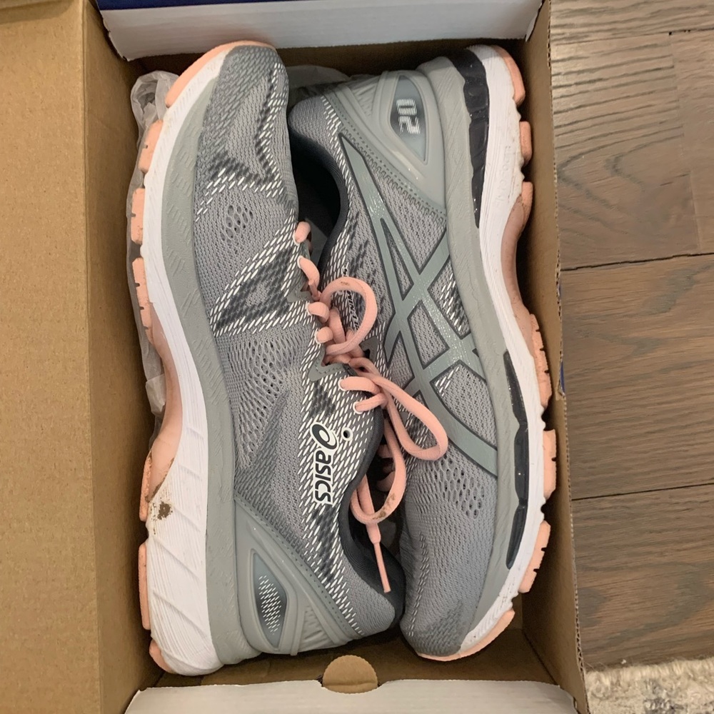ASICS sneakers size 10! EUC!